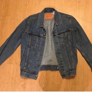 Levi’s trucker jacket